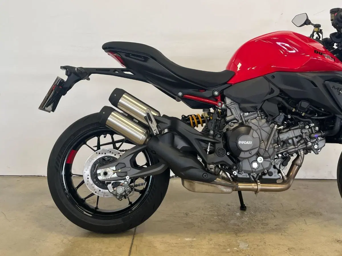 Ducati Monster 890 (2026) (6)