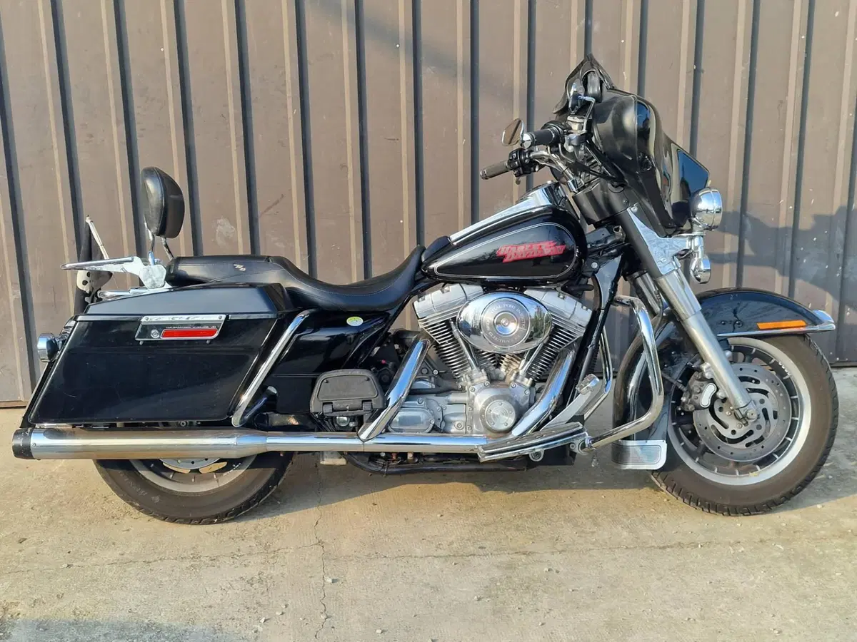 Harley-Davidson 1450 Electra Glide Standard (2002 - 09) - FLHTC (3)