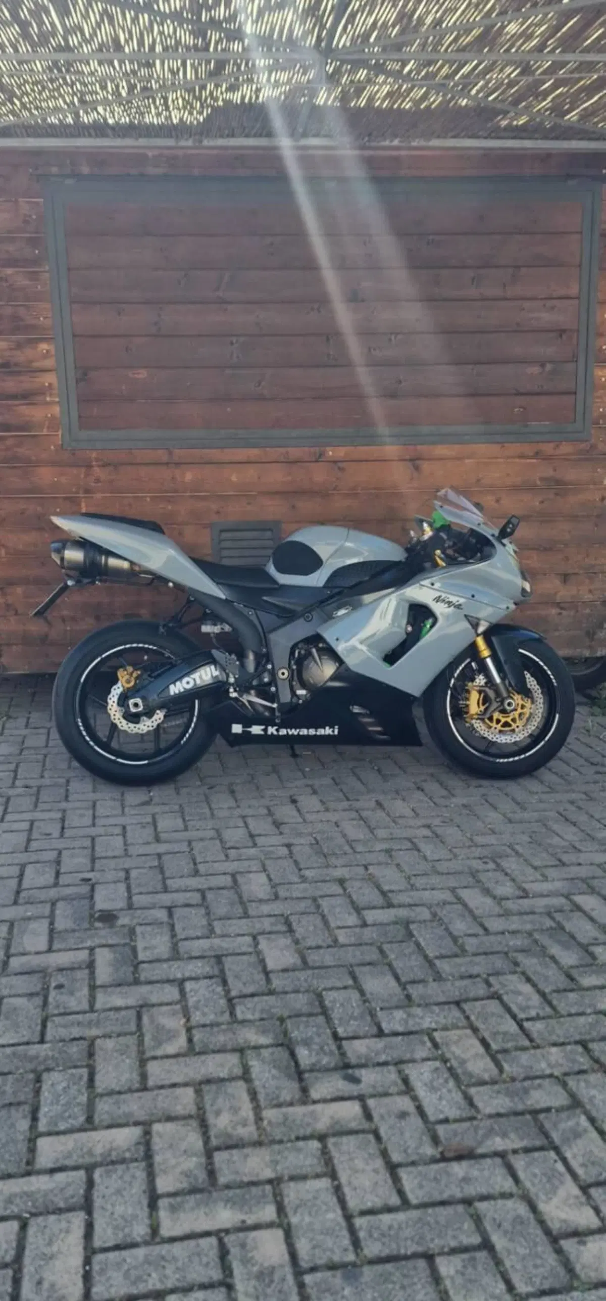 Kawasaki Ninja 636 ZX-6R (2005 - 06)