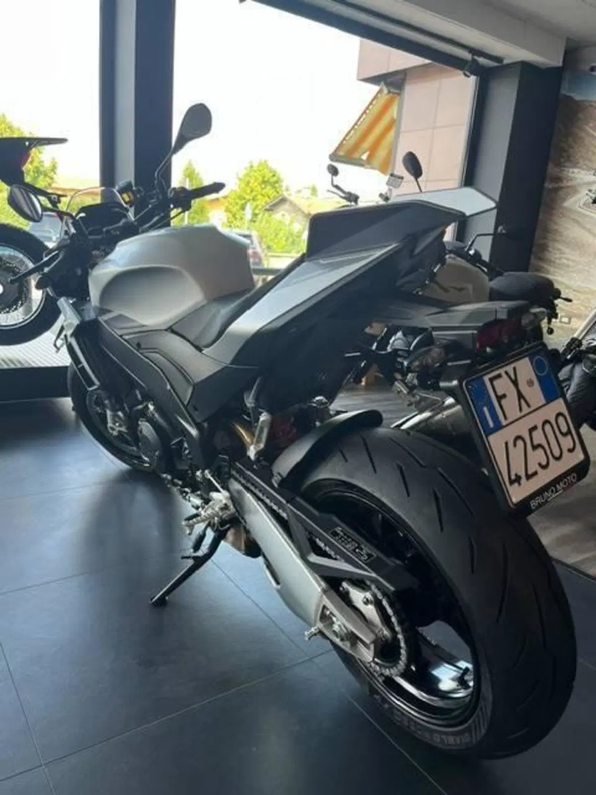 Aprilia Tuono V4 (2025 - 26) (3)