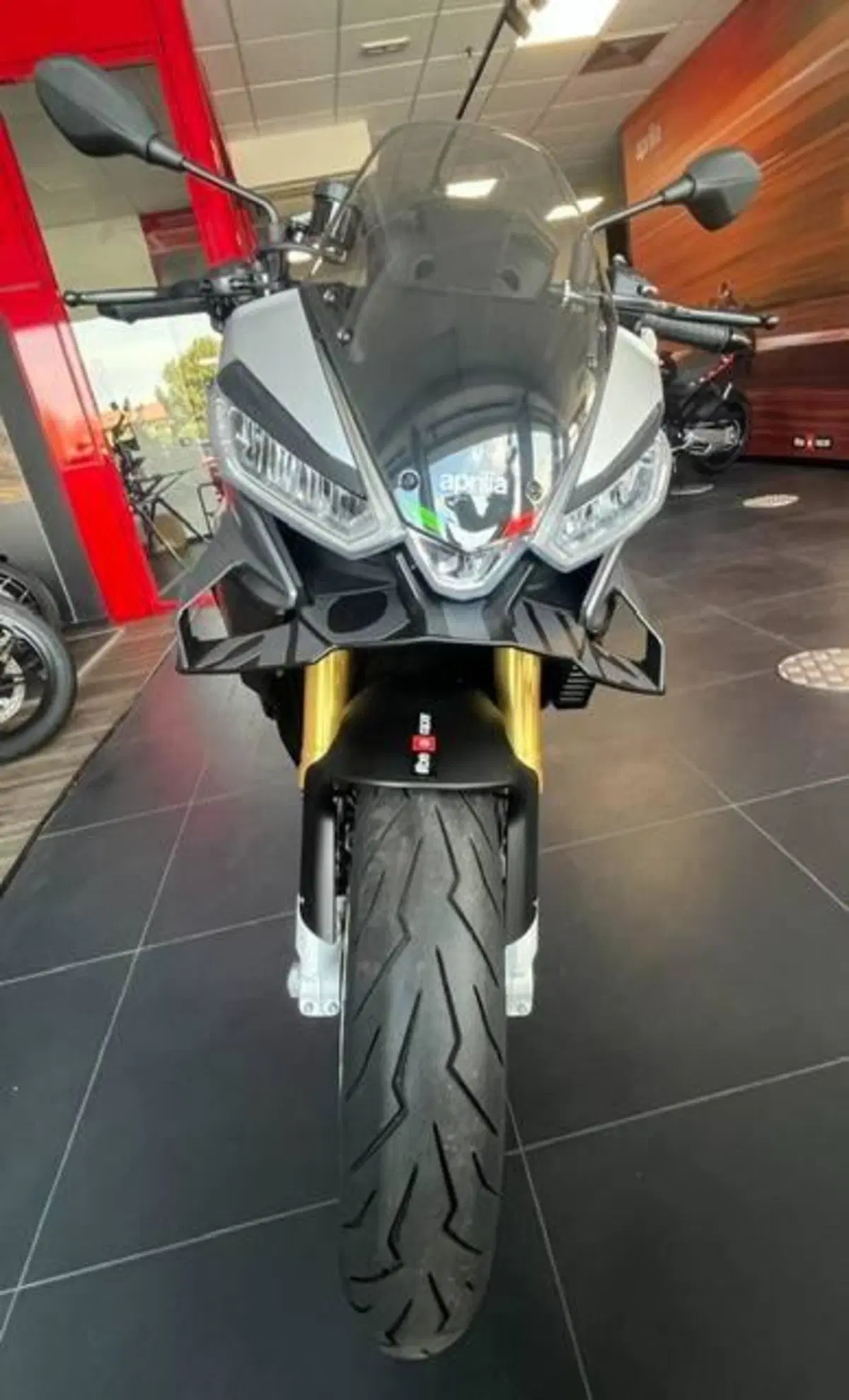 Aprilia Tuono V4 (2025 - 26) (5)