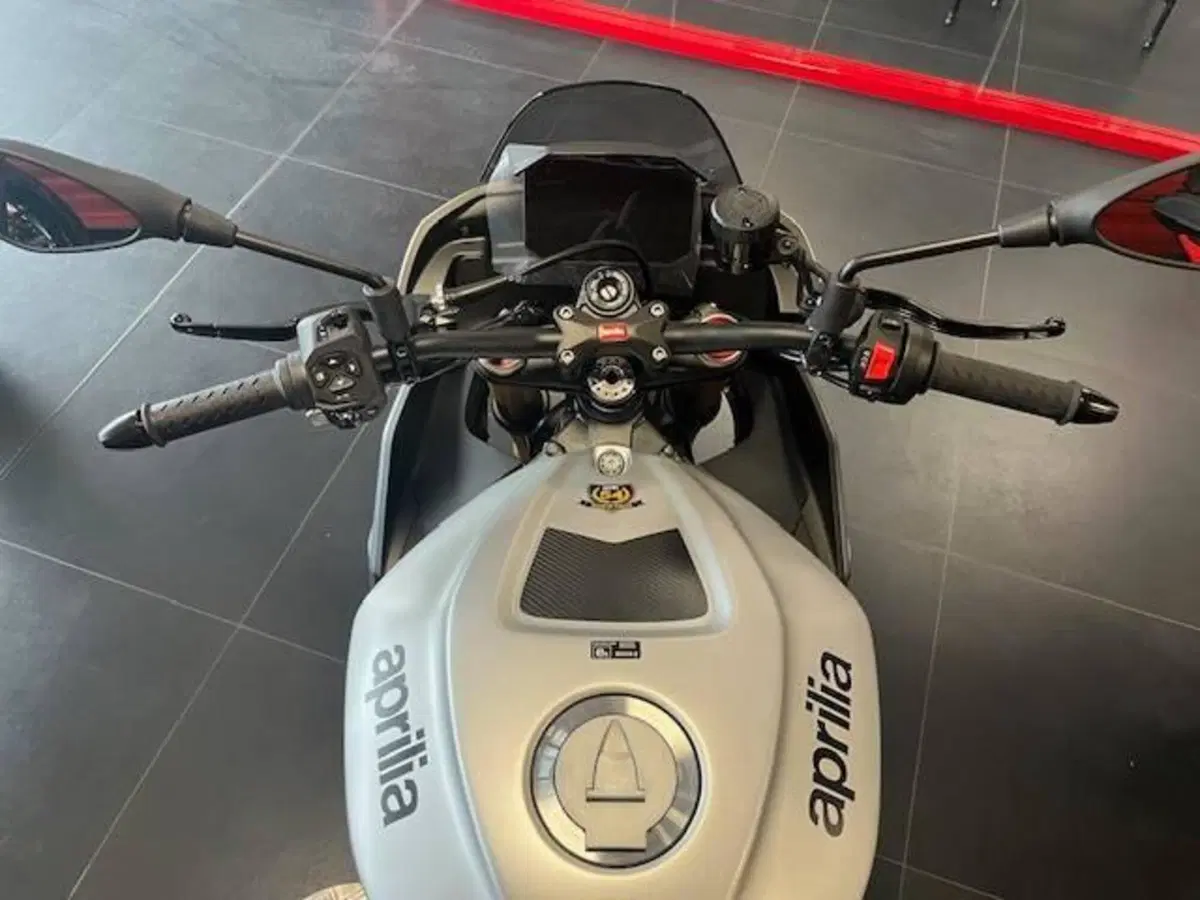 Aprilia Tuono V4 (2025 - 26) (7)