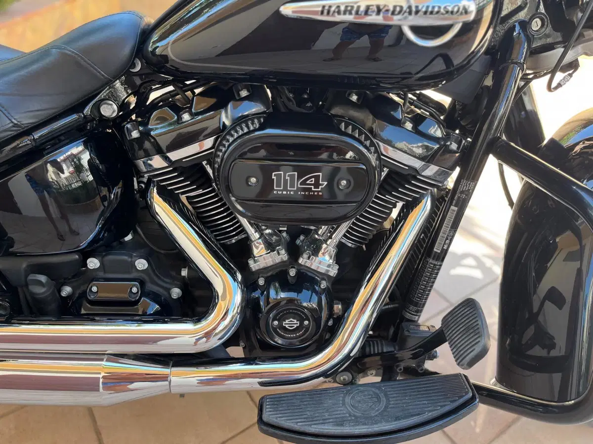 Harley-Davidson 114 Heritage Classic (2018 - 20) - FLHCS (2)