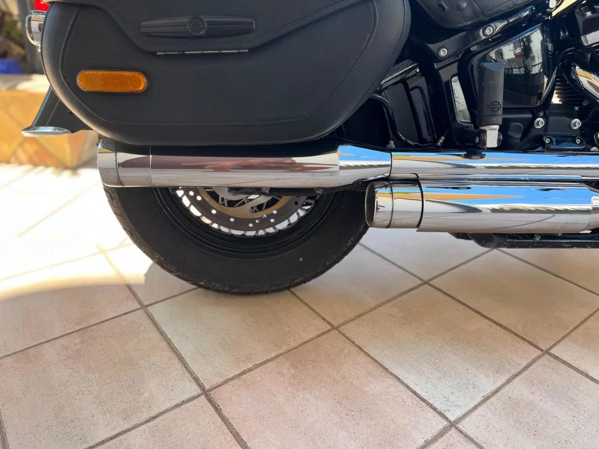 Harley-Davidson 114 Heritage Classic (2018 - 20) - FLHCS (3)