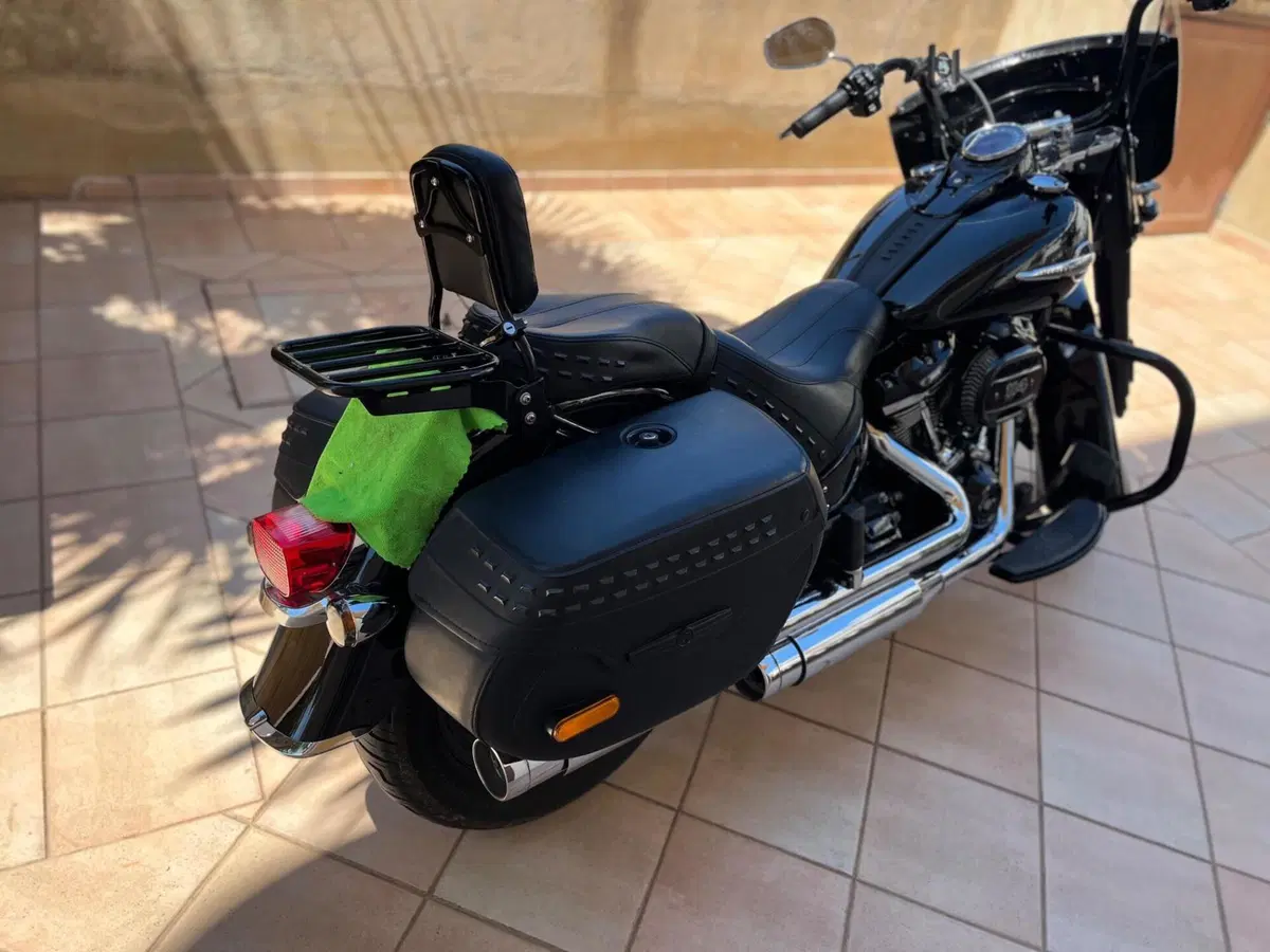 Harley-Davidson 114 Heritage Classic (2018 - 20) - FLHCS (6)