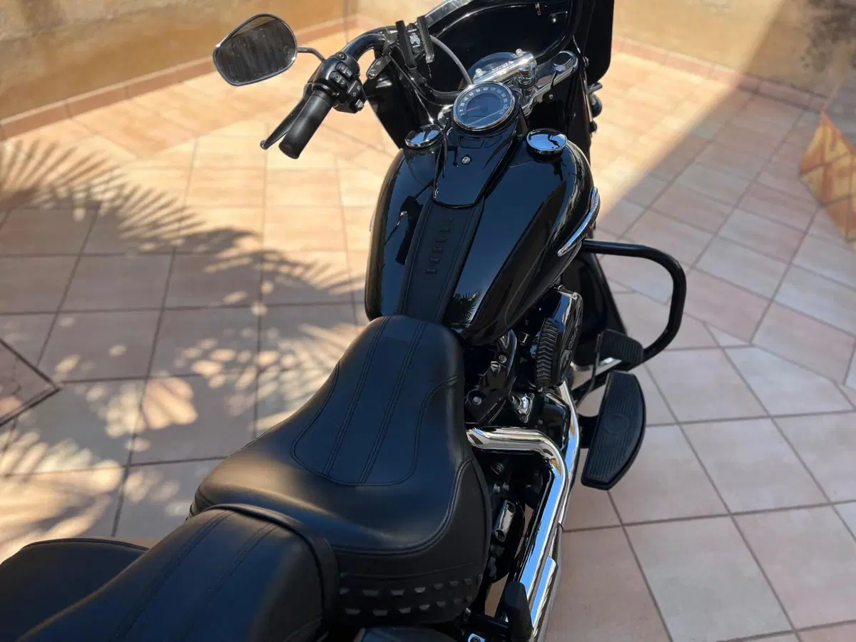 Harley-Davidson 114 Heritage Classic (2018 - 20) - FLHCS (16)