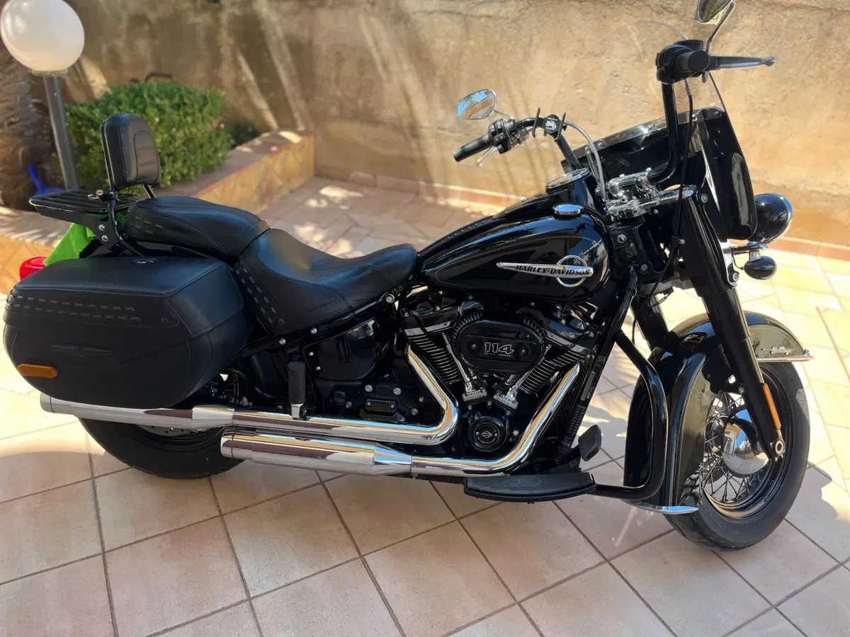 Harley-Davidson 114 Heritage Classic (2018 - 20) - FLHCS (18)