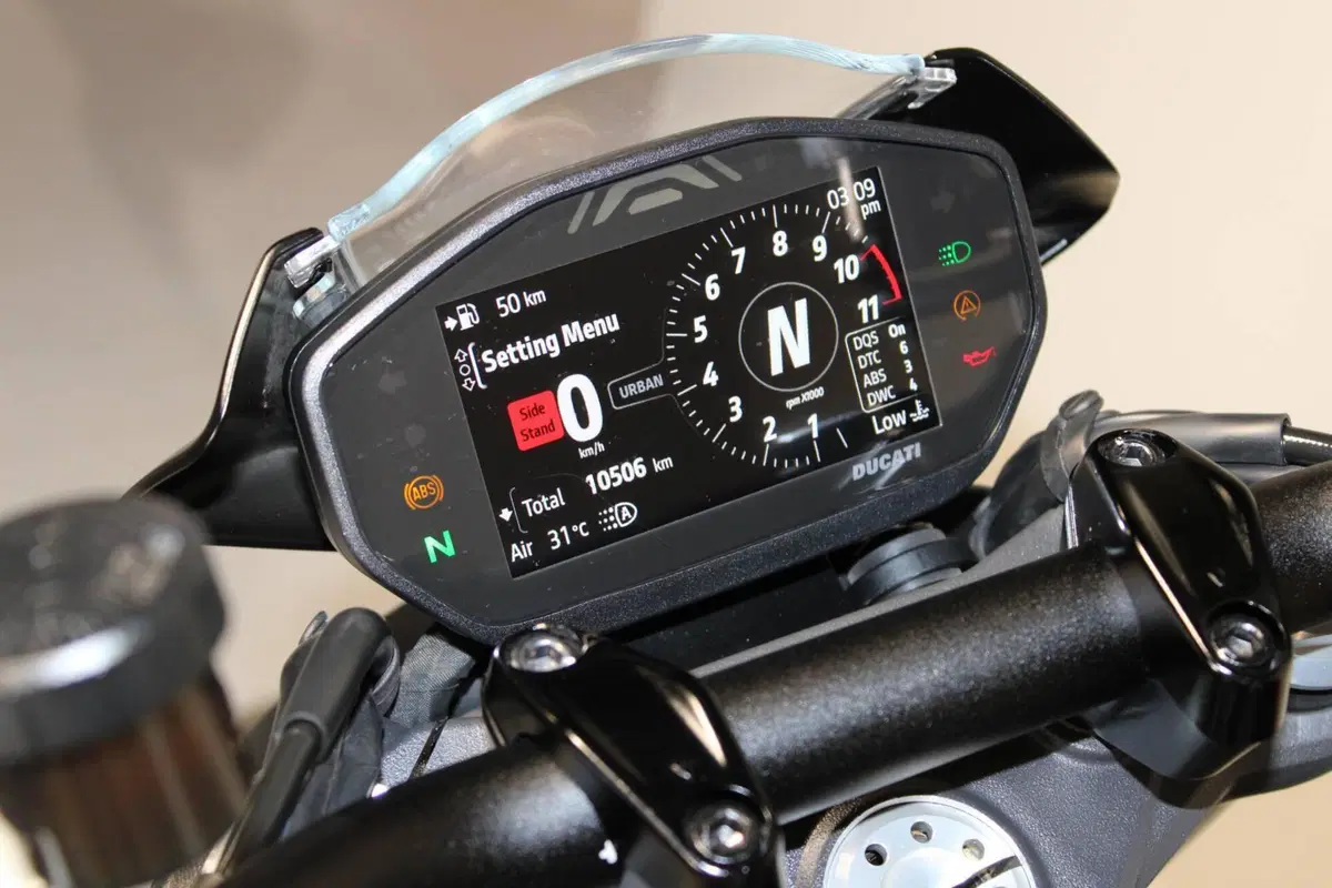 Ducati Monster 937 (2021 - 25) (6)