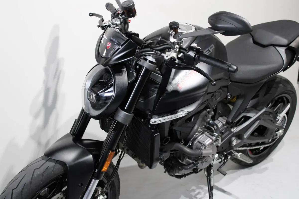 Ducati Monster 937 (2021 - 25) (8)