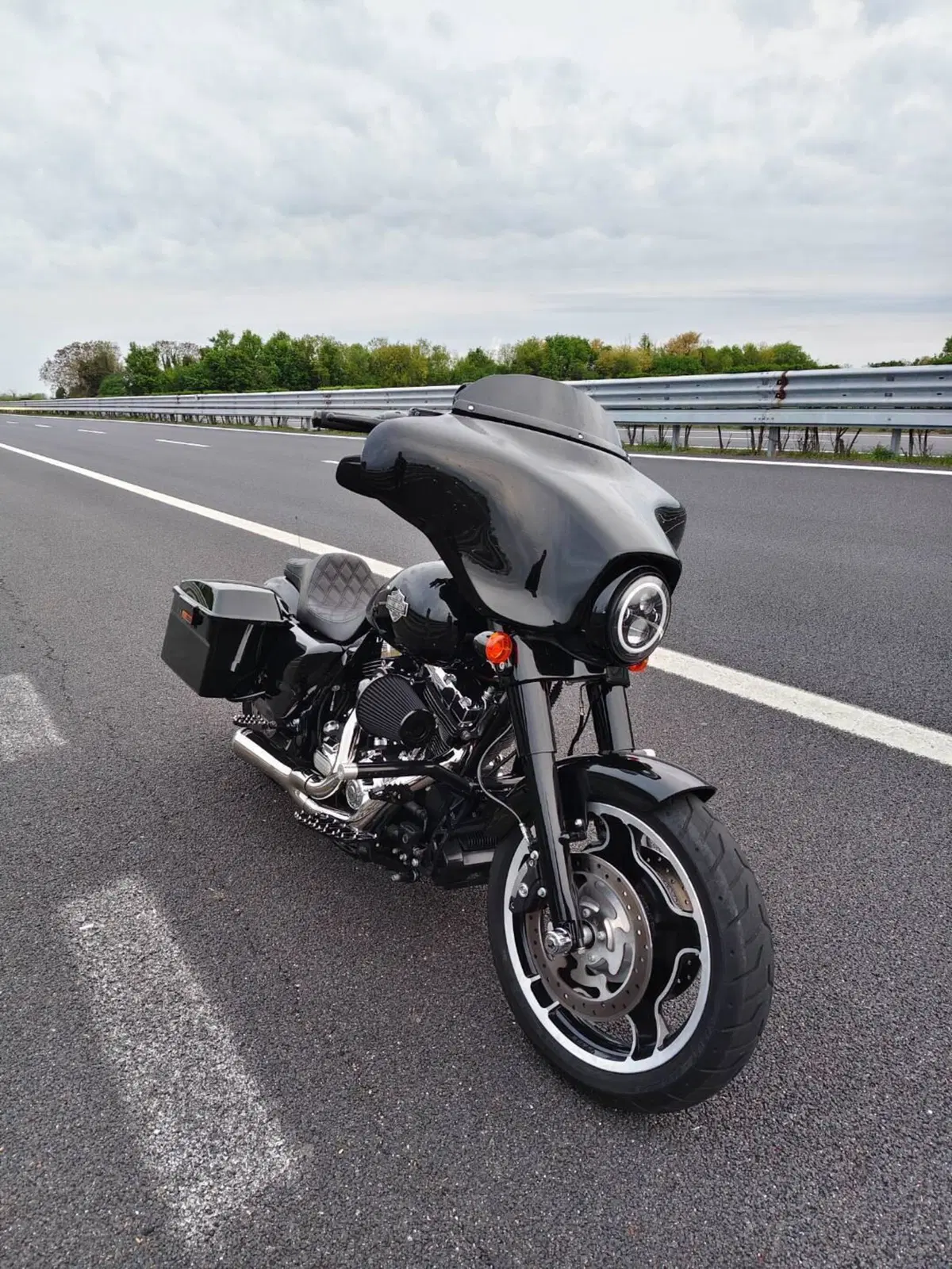 Harley-Davidson 1690 Street Glide (2011 - 13) - FLHX (3)