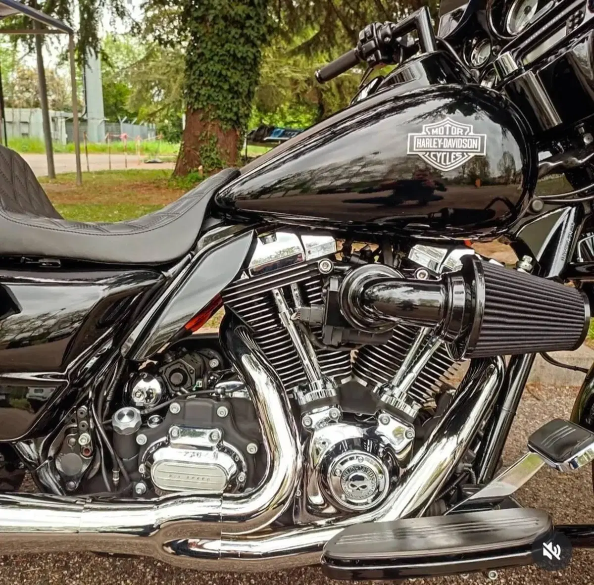 Harley-Davidson 1690 Street Glide (2011 - 13) - FLHX (5)