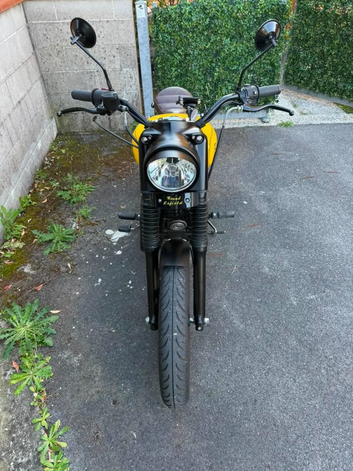 Royal Enfield Classic 350 (2021 - 26) (3)