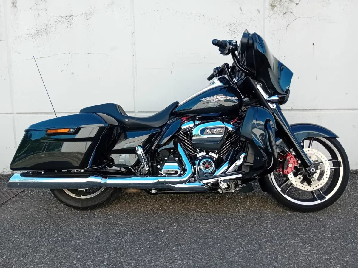 Harley-Davidson 107 Street Glide (2017 - 19) - FLHX
