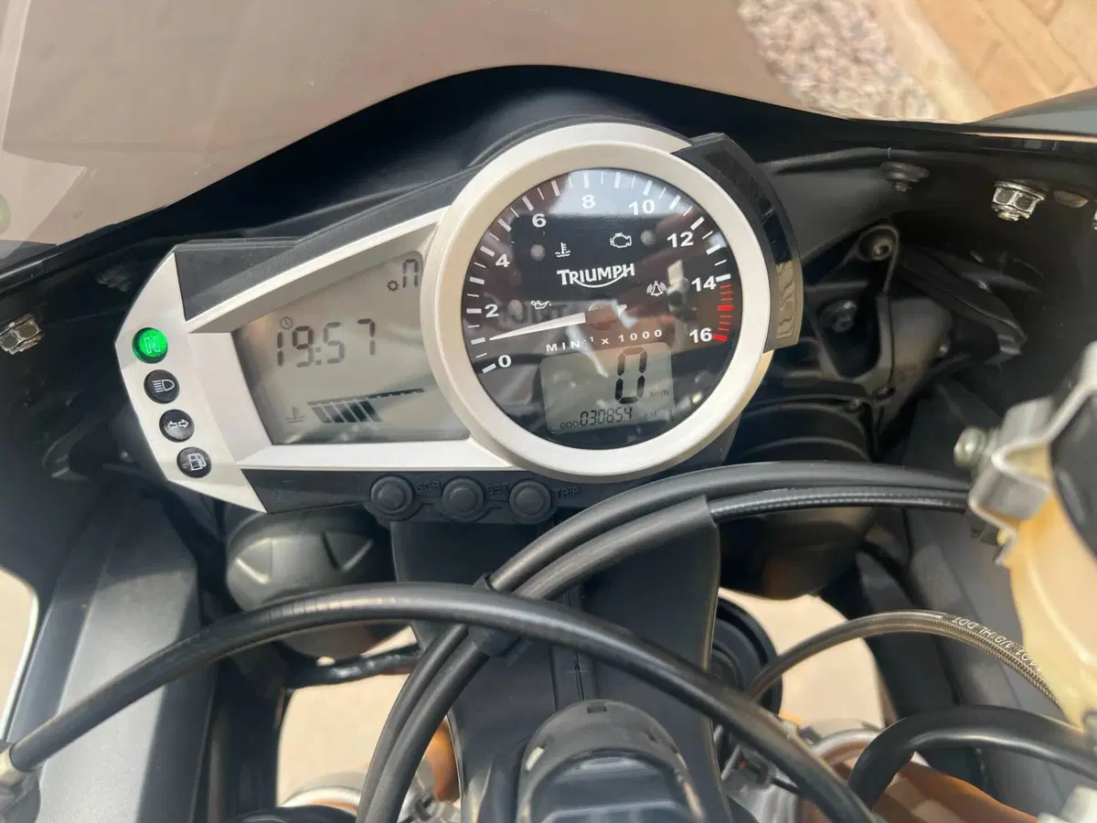 Triumph Daytona 675 (2006 - 08) (8)