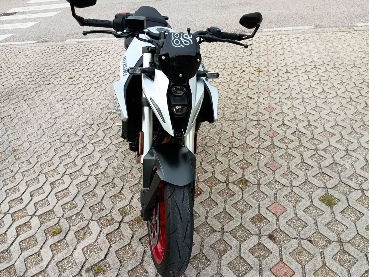 Suzuki GSX-8S (2025 - 26) (5)