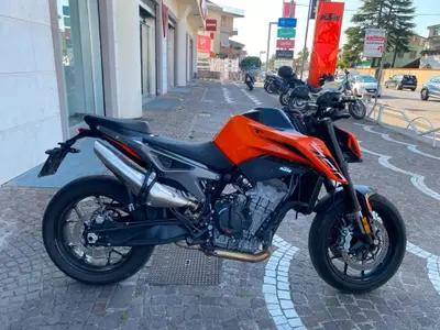 KTM 790 Duke L (2023 - 24) usata