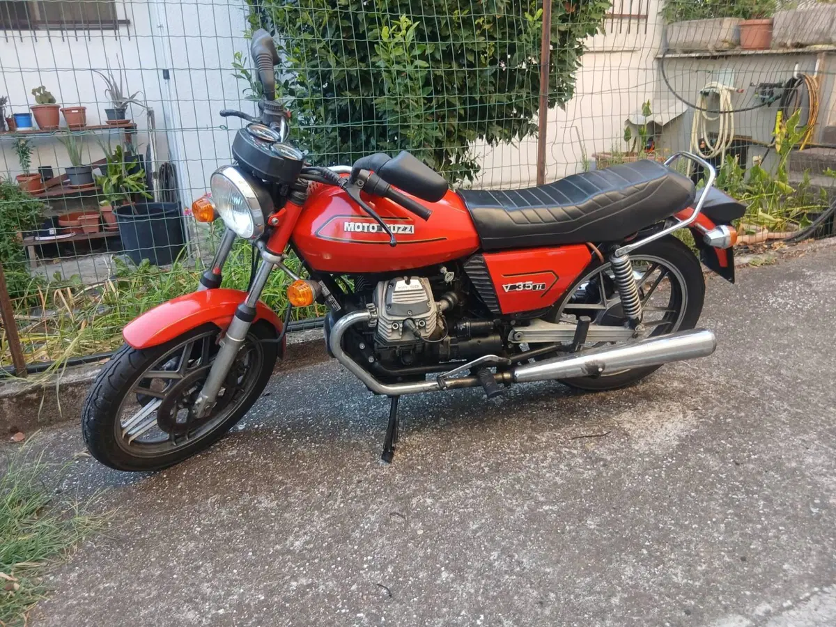 Moto Guzzi V35 ii