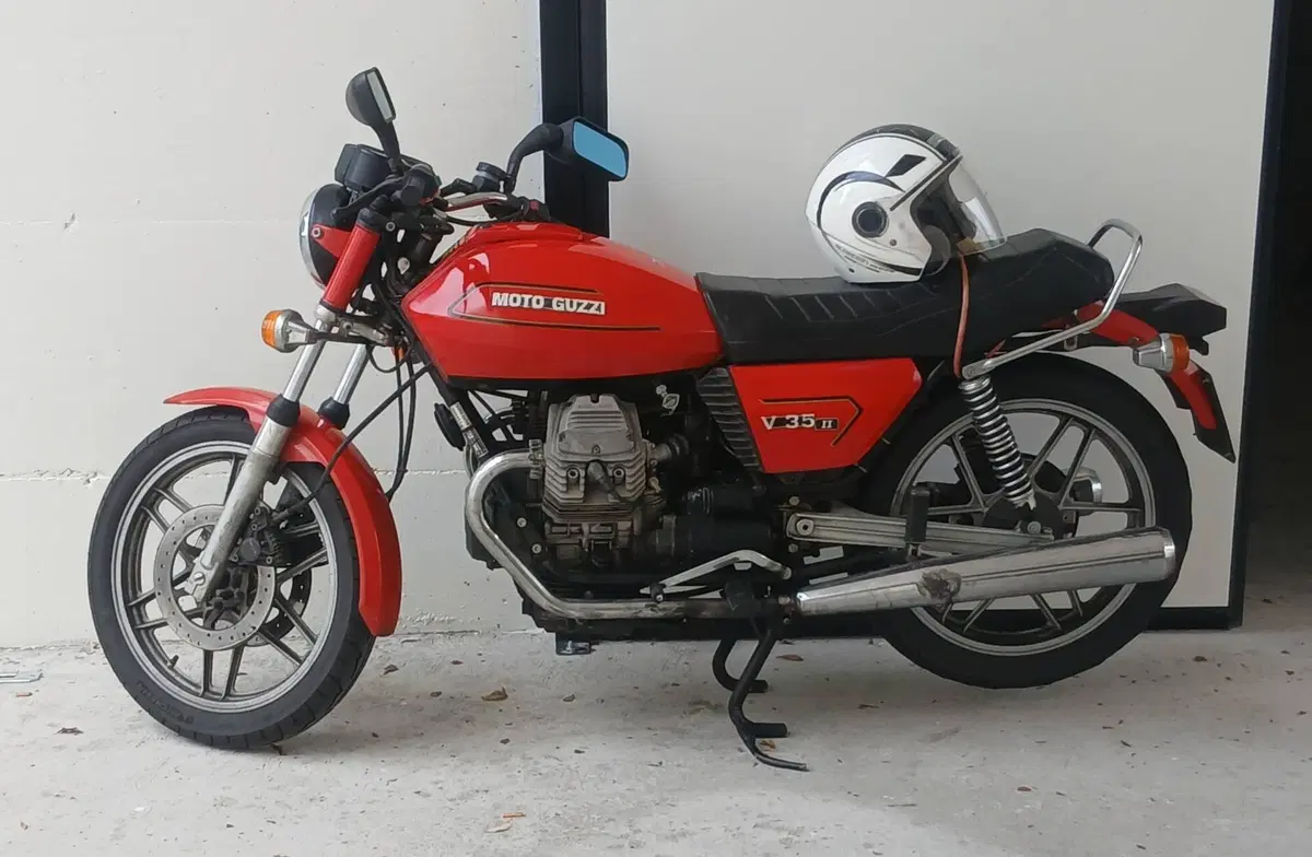 Moto Guzzi V35 ii (6)