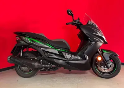 Kawasaki J 300 (2017 - 21) usata