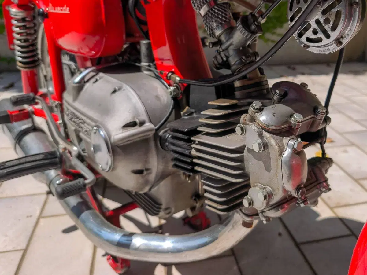 Aermacchi Harley-Davidson Ala Verde (12)