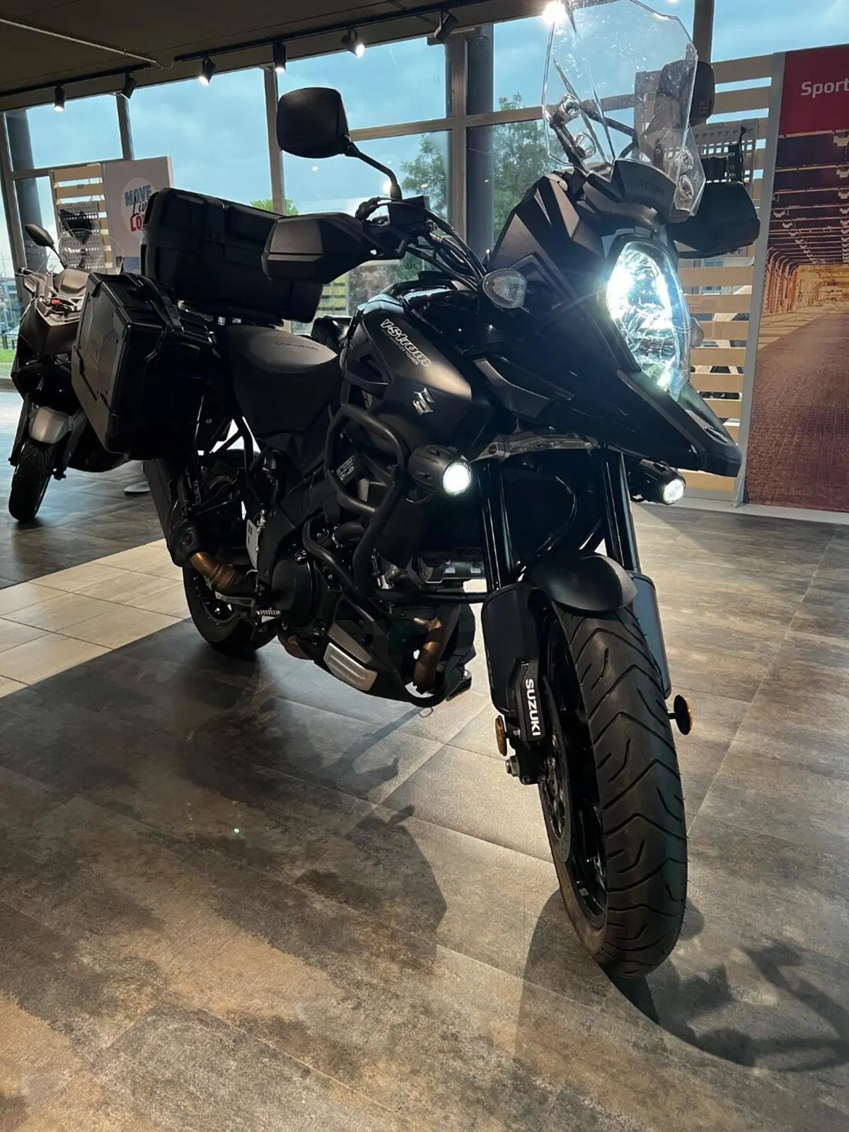 Suzuki V-Strom 1000 ABS No compromise LE (2015 - 17) (2)