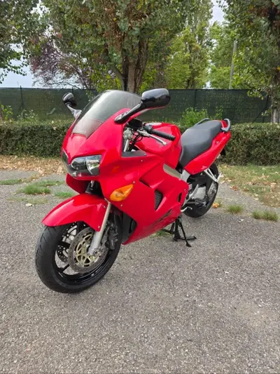 Honda VFR 800 (1998 - 01) usata
