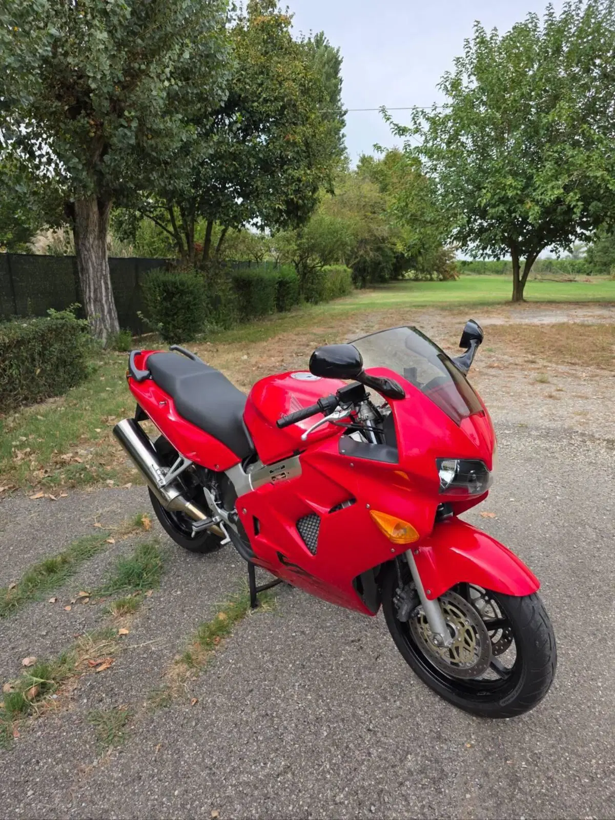 Honda VFR 800 (1998 - 01) (7)