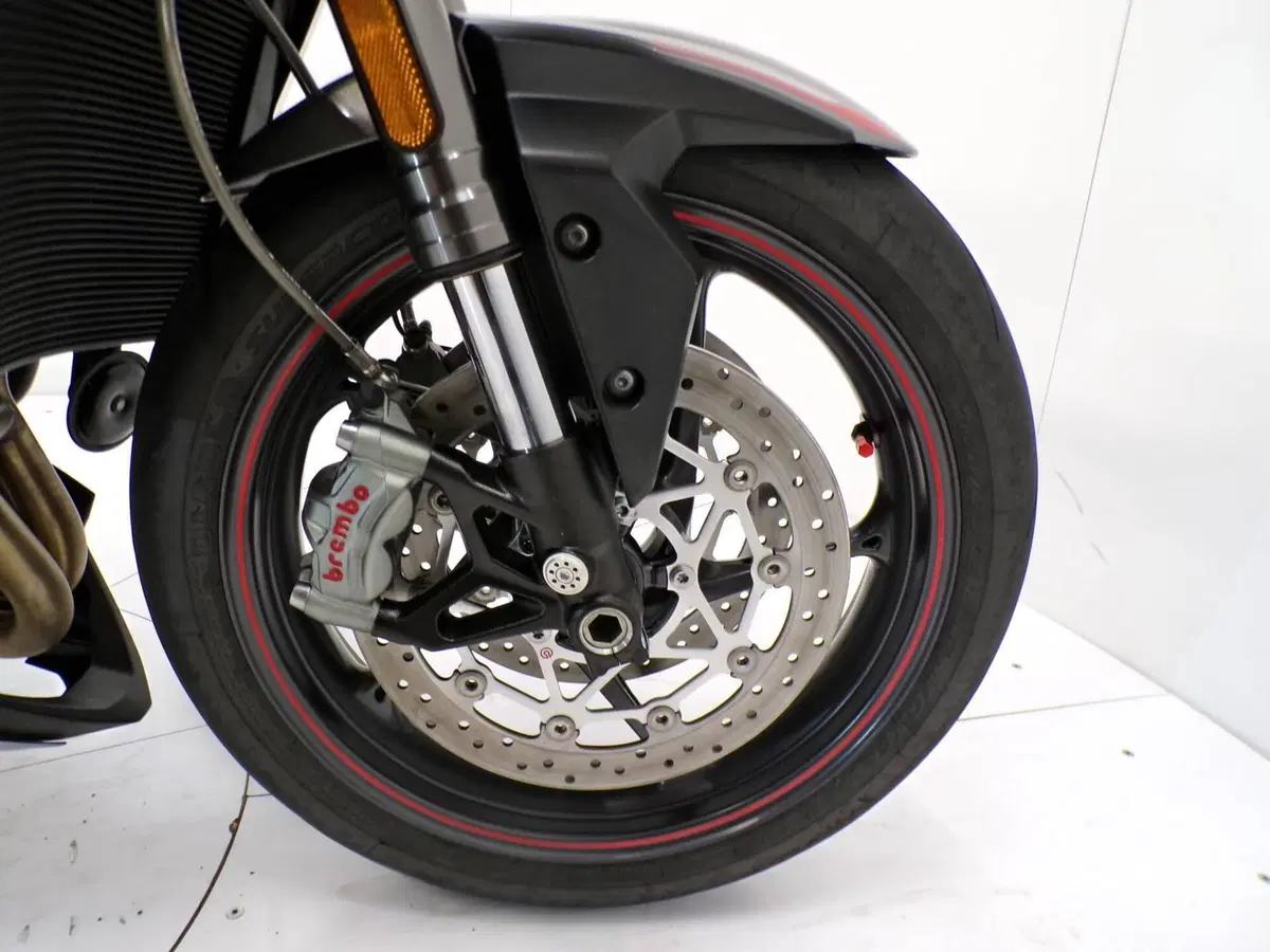 Triumph Street Triple RS (2020 - 22) (12)