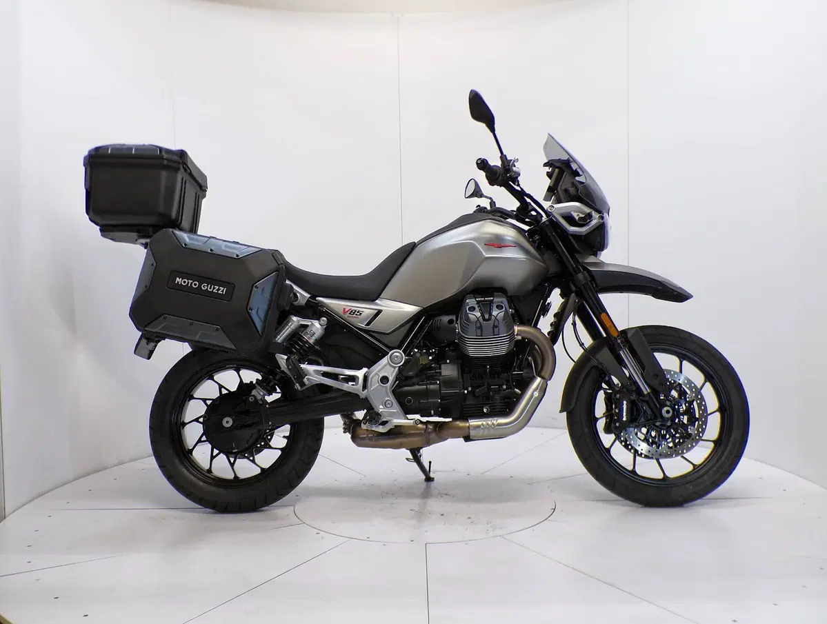 Moto Guzzi V85 Strada (2024 - 26)