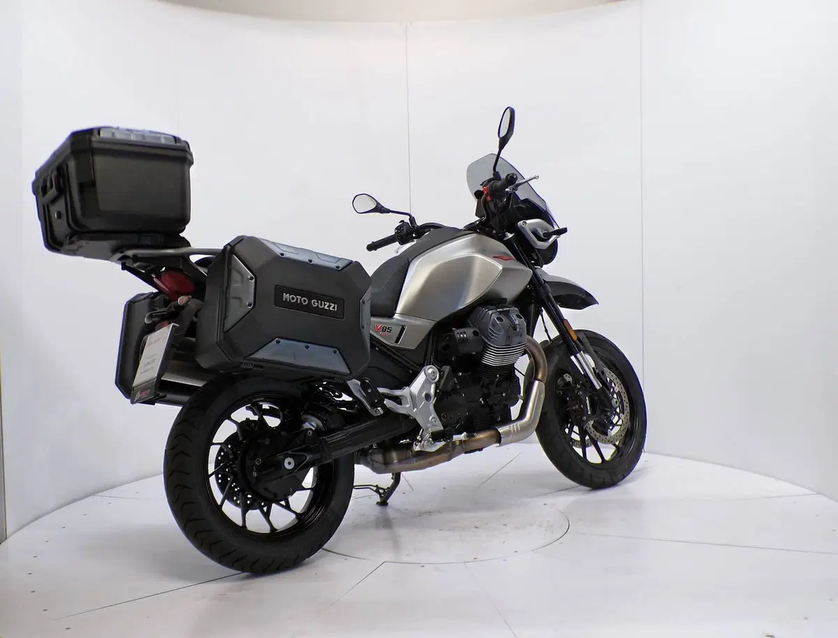 Moto Guzzi V85 Strada (2024 - 26) (6)