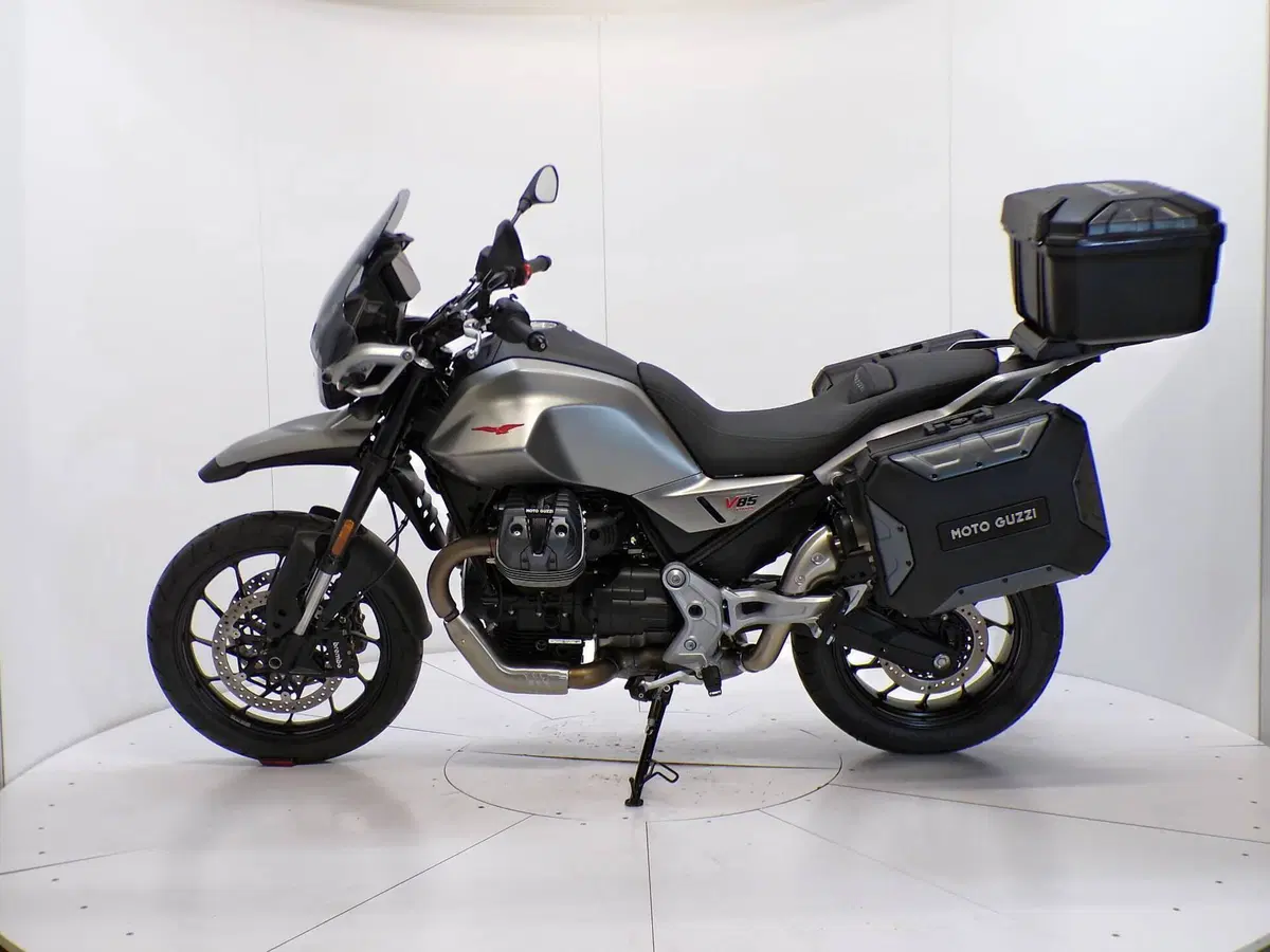 Moto Guzzi V85 Strada (2024 - 26) (4)
