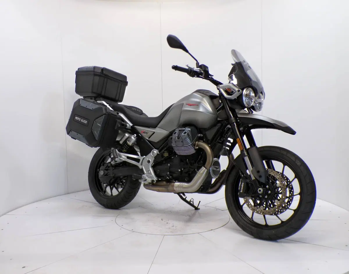 Moto Guzzi V85 Strada (2024 - 26) (2)