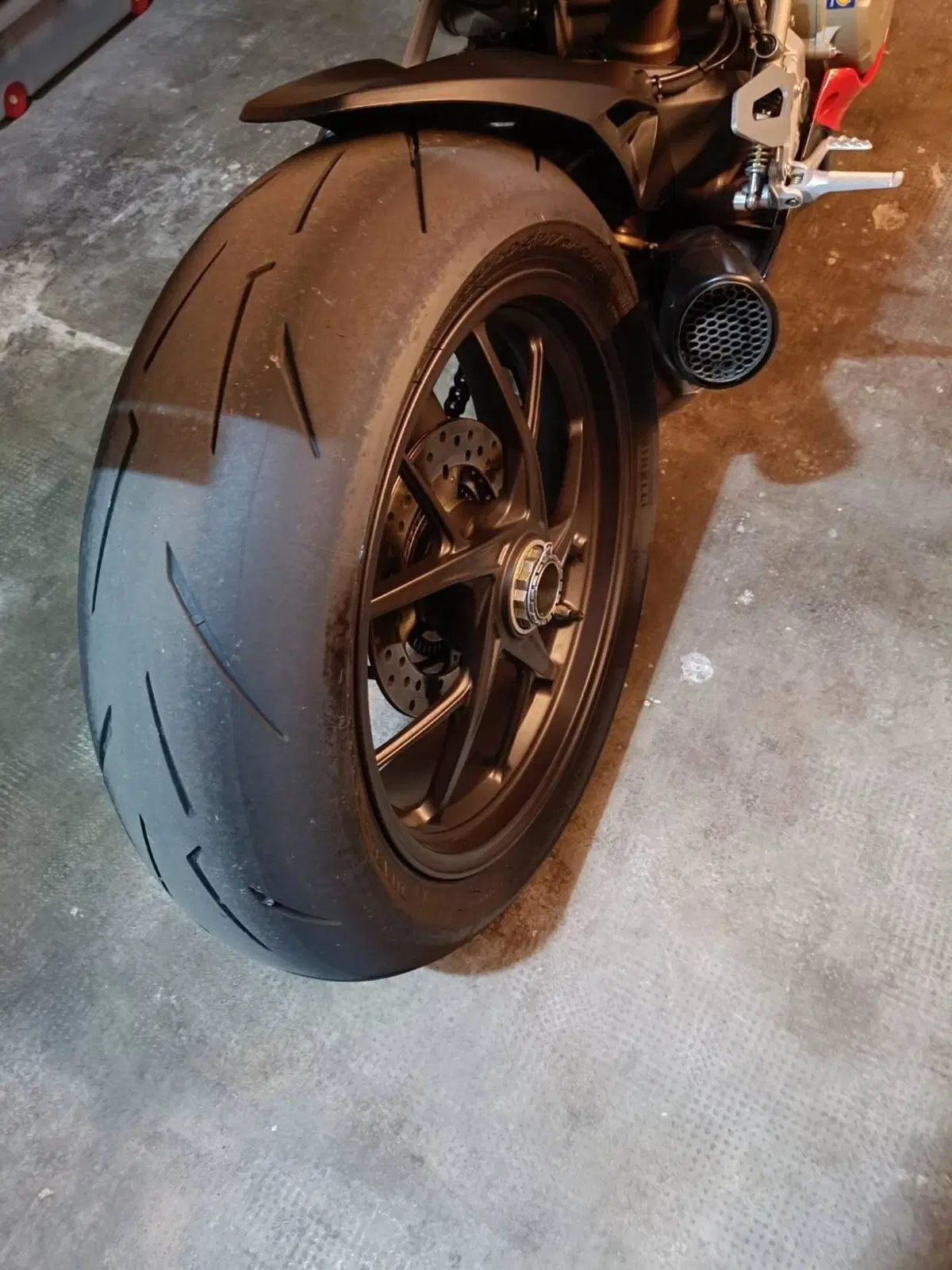 Ducati Panigale V2 Bayliss 1st Championship 20th Anniversary (2021 - 24) (4)