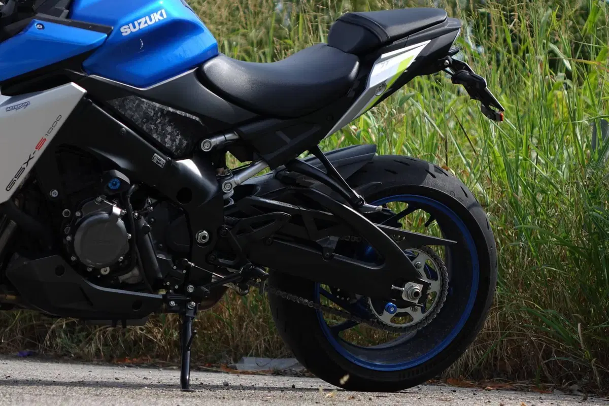 Suzuki GSX-S1000 (2021 - 25) (8)