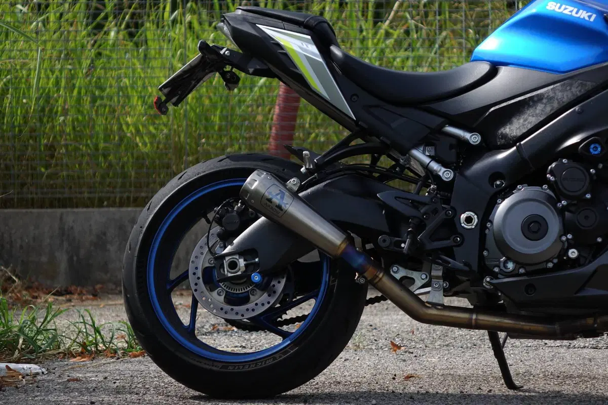 Suzuki GSX-S1000 (2021 - 25) (9)