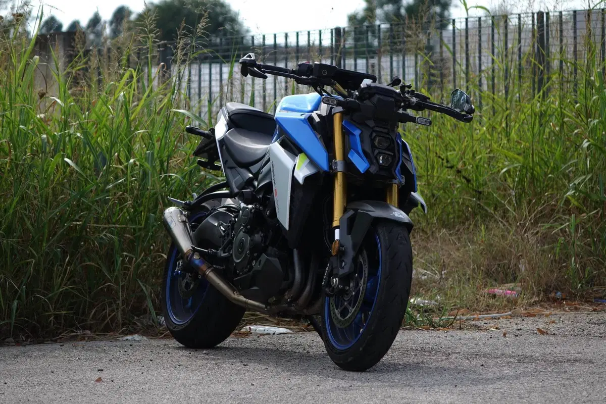 Suzuki GSX-S1000 (2021 - 25) (4)