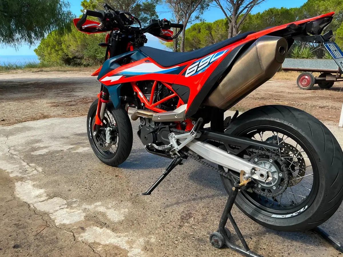 KTM 690 SMC R (2023 - 25) (3)