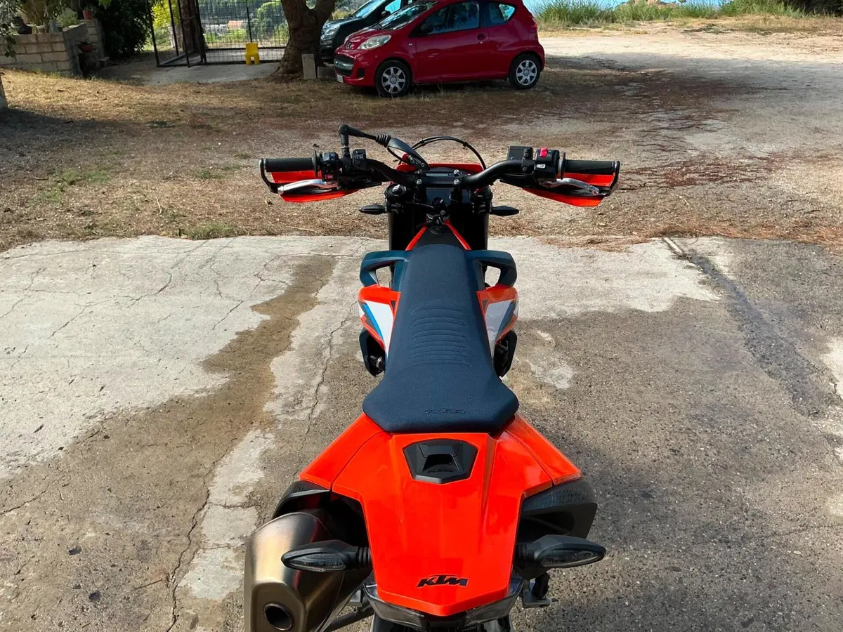 KTM 690 SMC R (2023 - 25) (4)