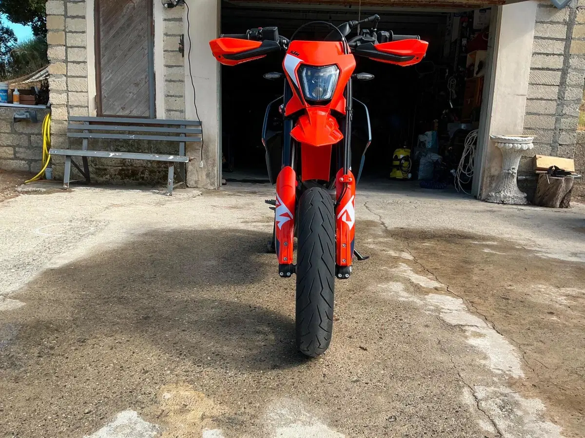 KTM 690 SMC R (2023 - 25) (7)