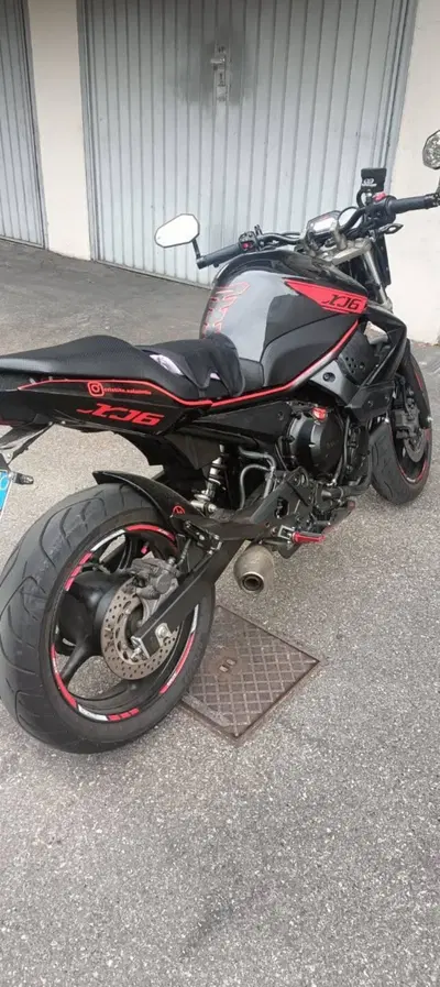 Yamaha XJ6 (2008 - 15) usata
