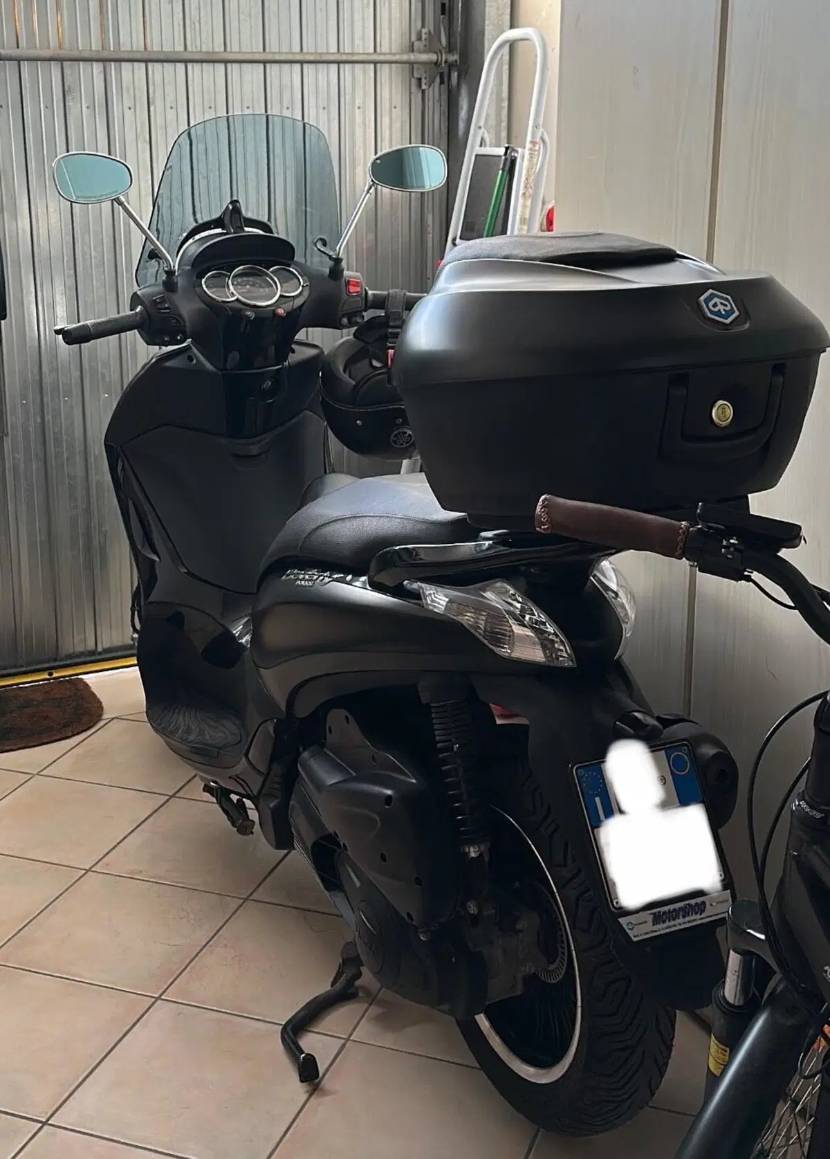 Piaggio Beverly 300 i.e. Police ABS-ASR (2017 - 20) (3)