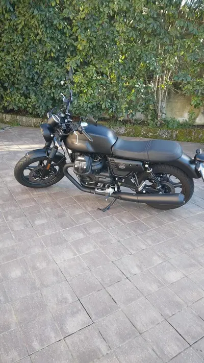 Moto Guzzi V7 III Stone (2017 - 20) usata