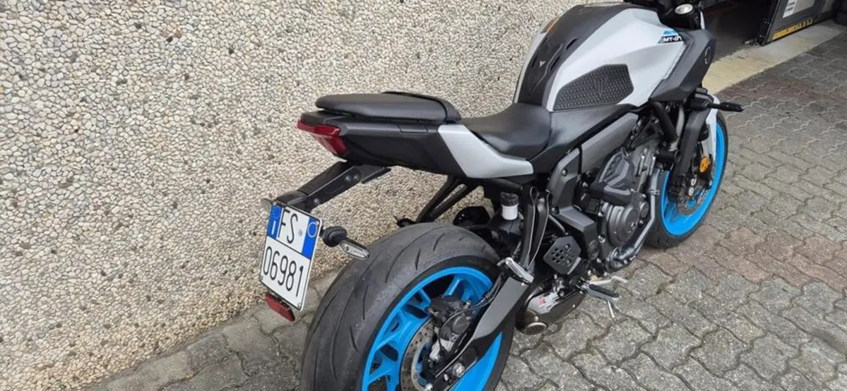 Yamaha MT-07 Y-AMT (2025 - 26) (3)
