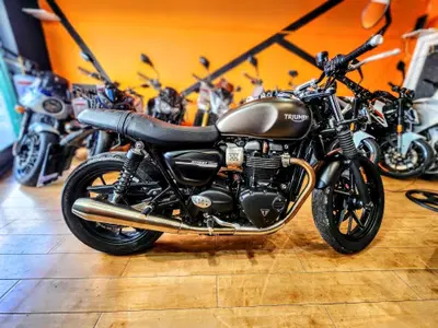 Triumph Street Twin 900 (2019 - 20) usata