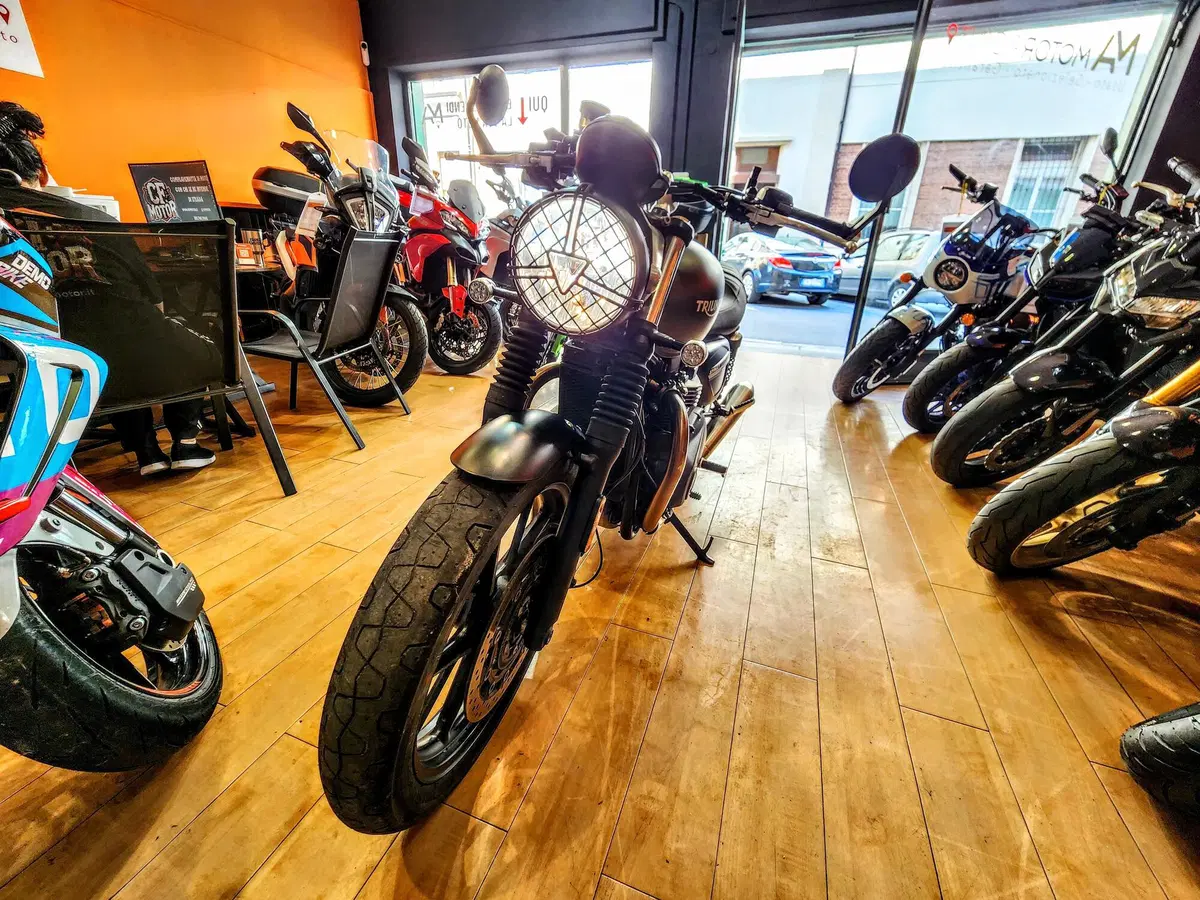 Triumph Street Twin 900 (2019 - 20) (3)
