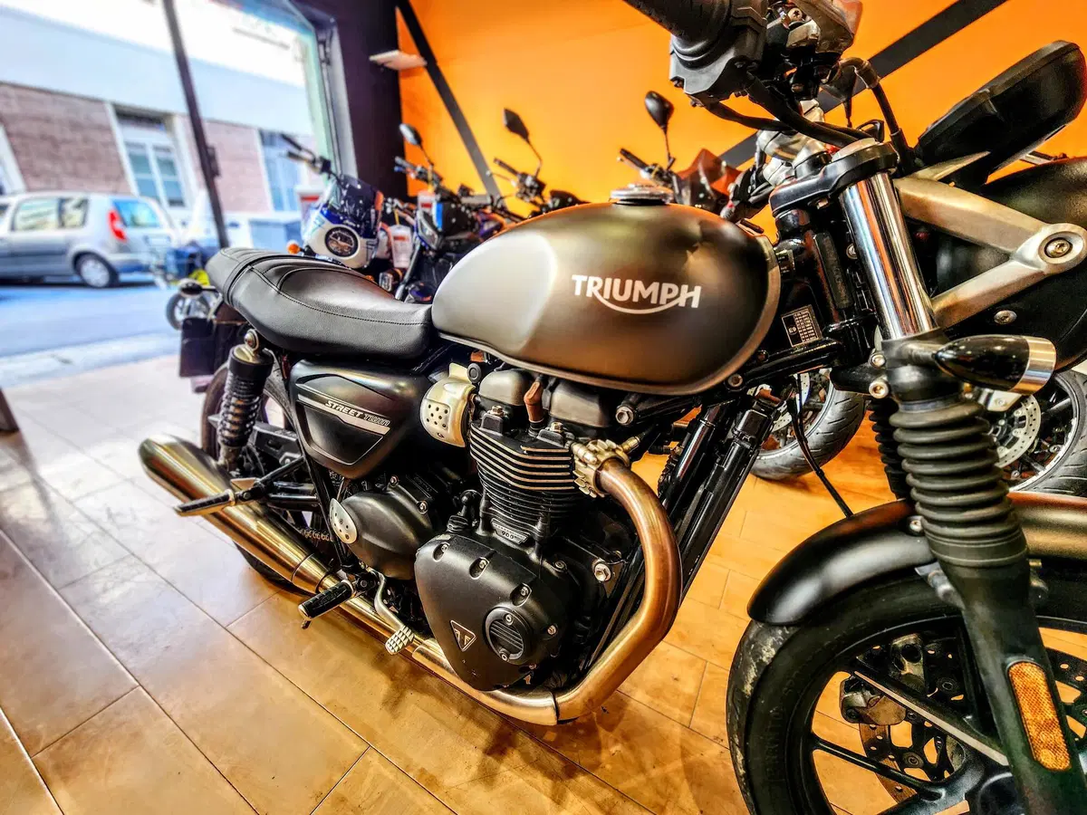 Triumph Street Twin 900 (2019 - 20) (6)