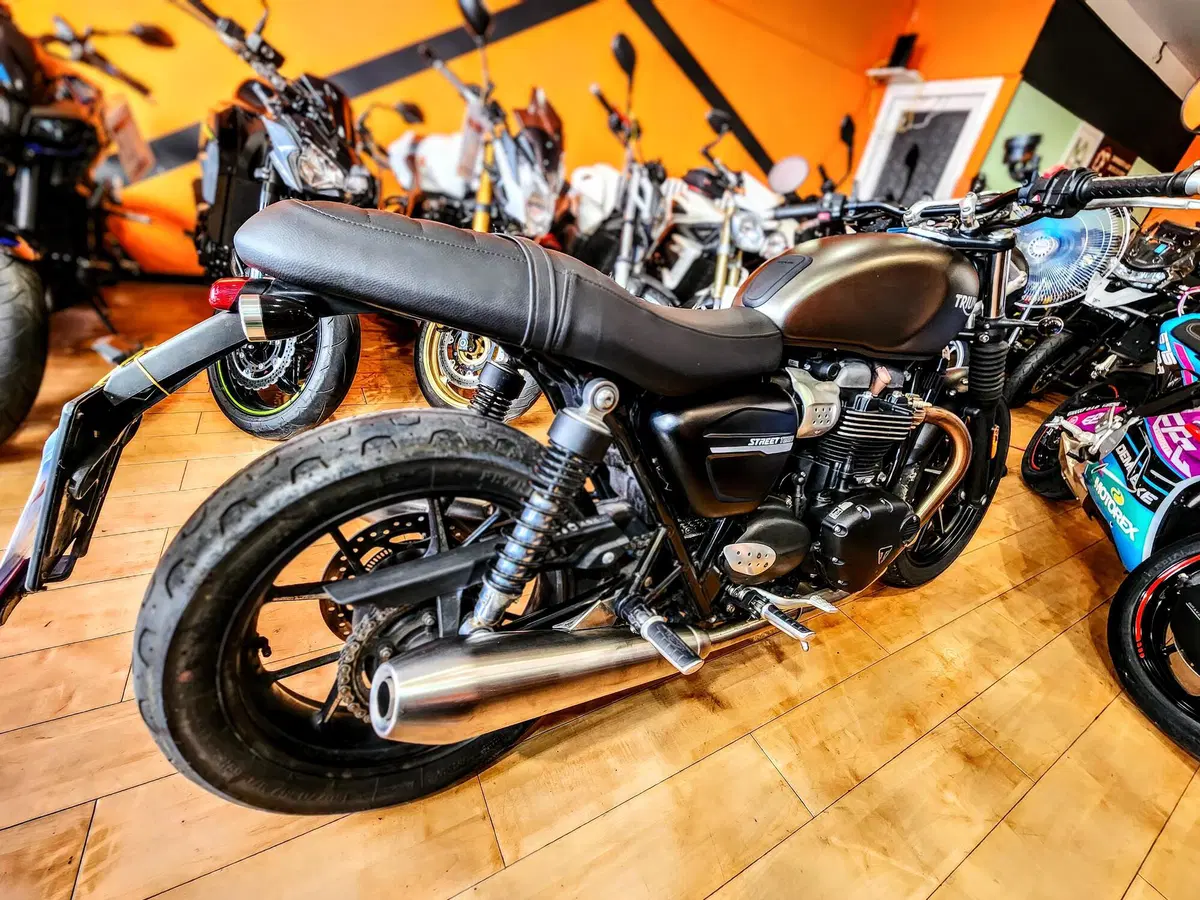 Triumph Street Twin 900 (2019 - 20) (7)