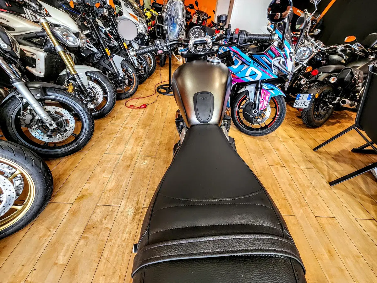 Triumph Street Twin 900 (2019 - 20) (15)