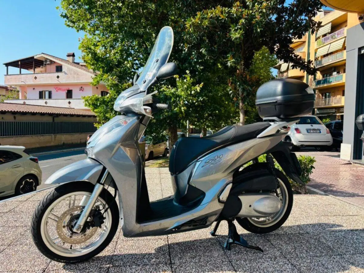 Honda SH 300 i ABS (2016 - 20) (9)