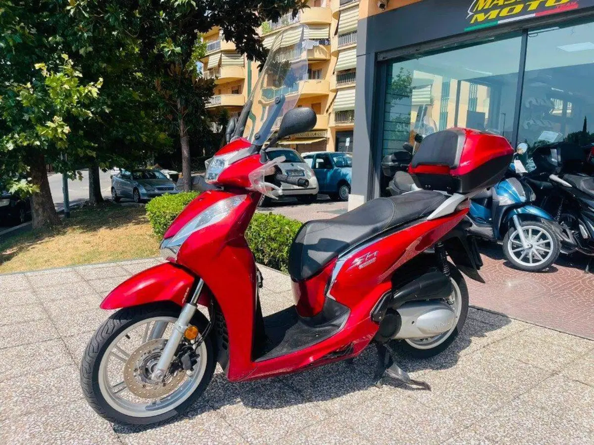 Honda SH 300 i ABS (2016 - 20) (6)